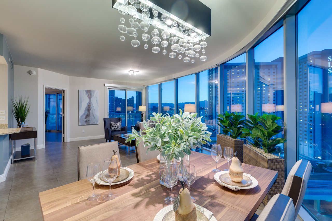 COVER USE 222 Karen Ave 1108 Staged 12