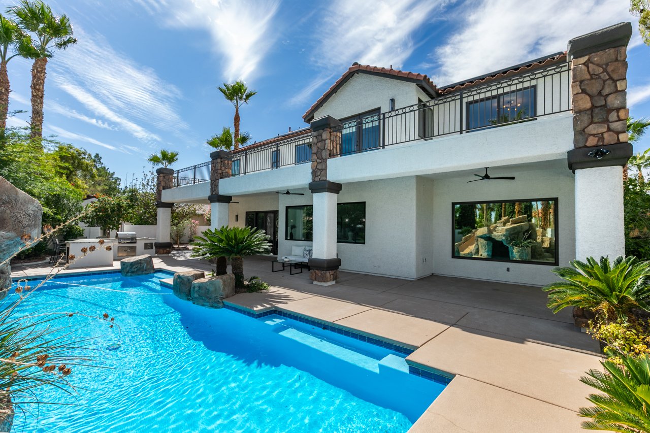 luxury-home-staging-paseo-summerlin-las-vegas-outdoor-pool-staged-to-sell