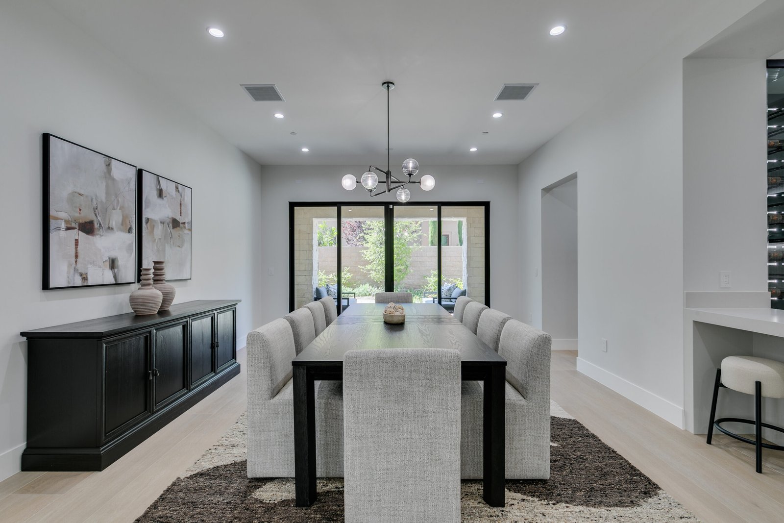 luxury-home-staging-ravenswood-dining-new-construction-southern-las-vegas-staged-to-sell