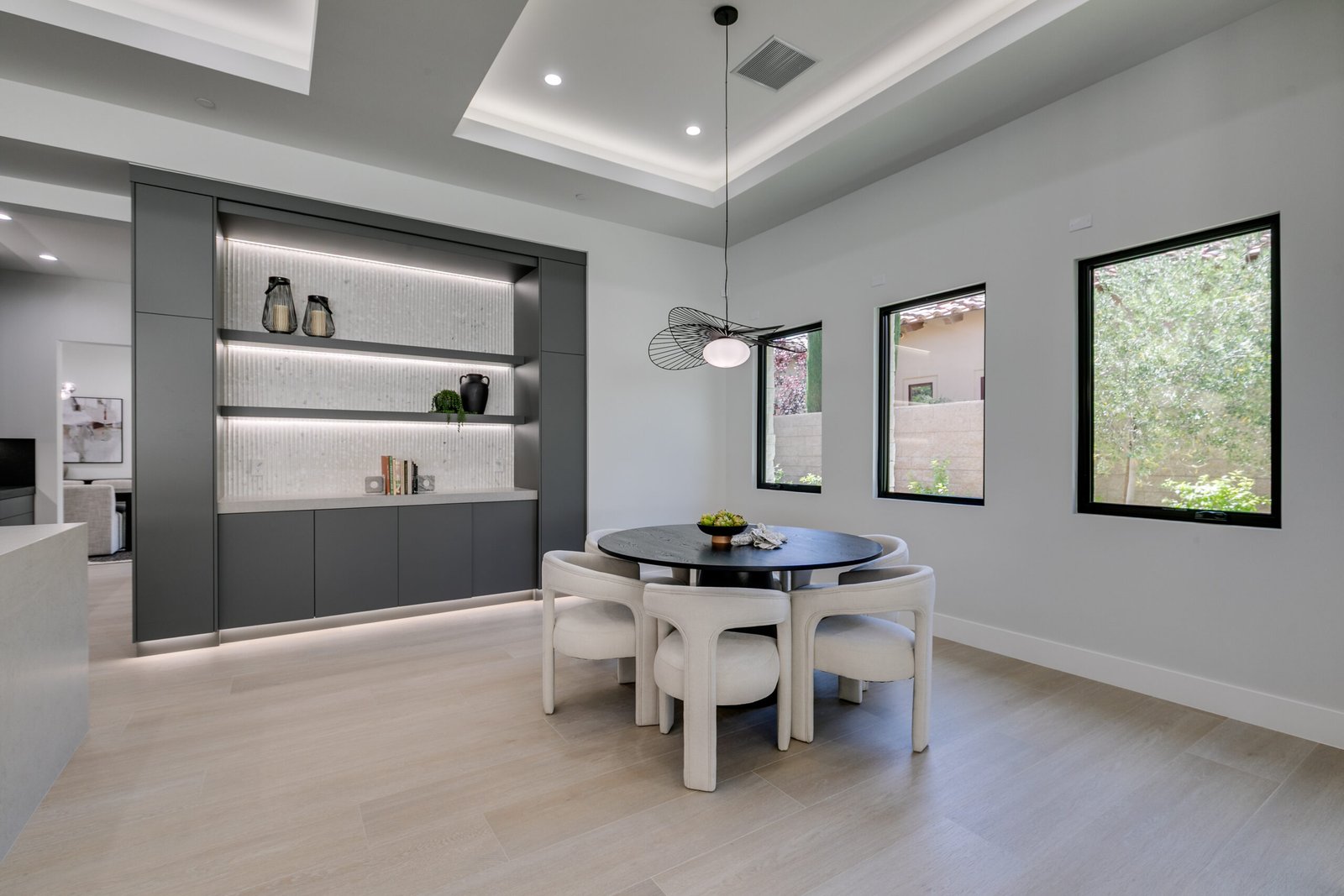 luxury-home-staging-ravenswood-kitchen-eating-area2-new-construction-southern-las-vegas-staged-to-sell