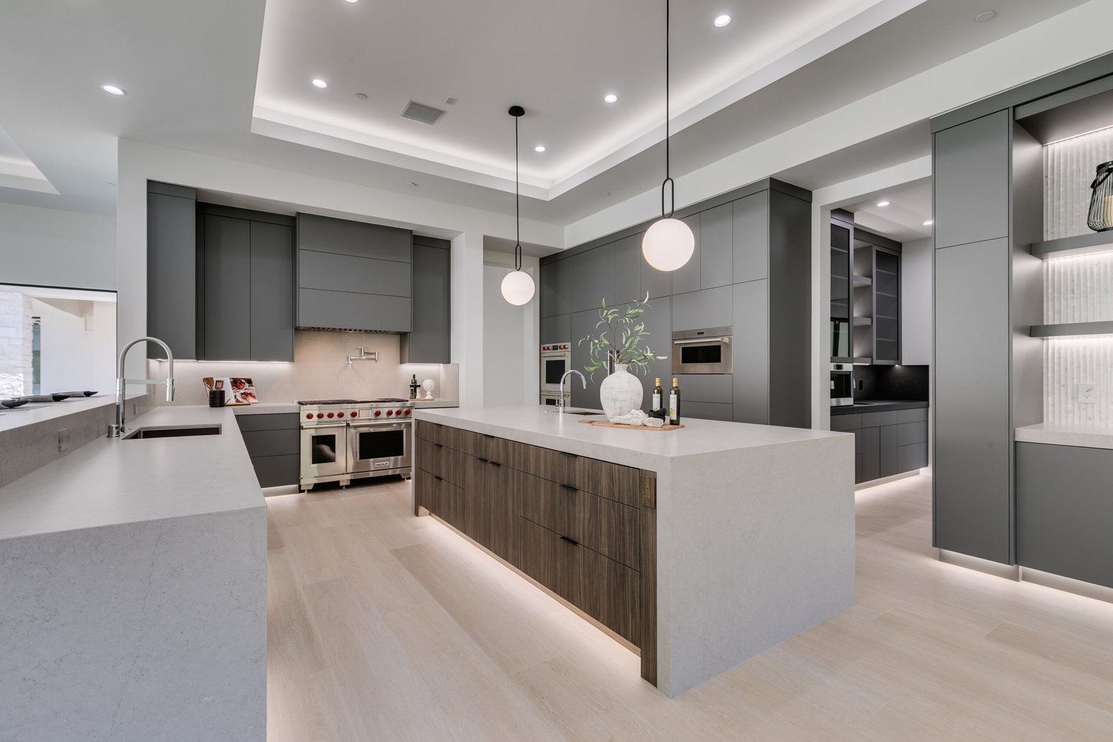 luxury-home-staging-ravenswood-kitchen-island-new-construction-southern-las-vegas-staged-to-sell