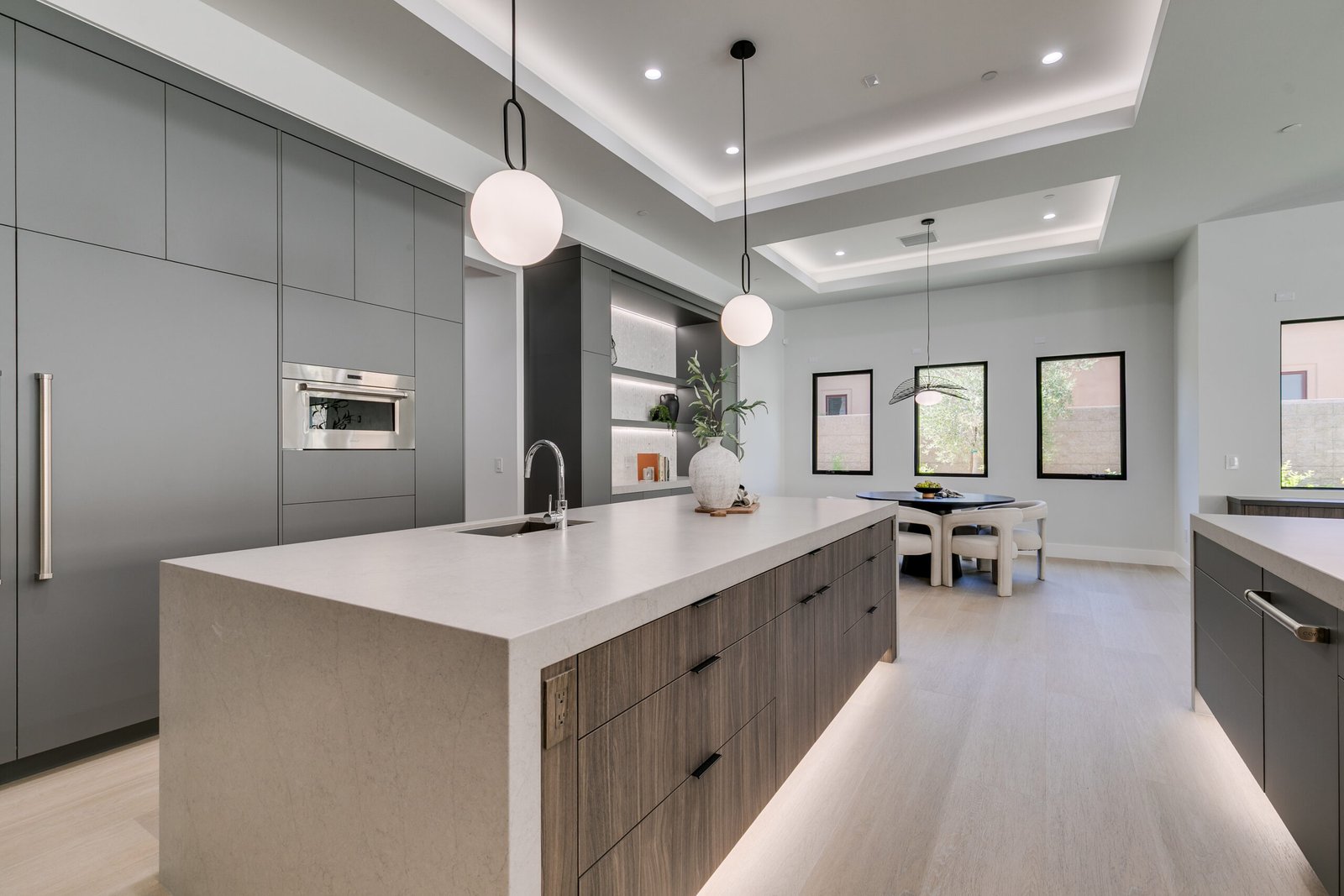 luxury-home-staging-ravenswood-kitchen-new-construction-southern-las-vegas-staged-to-sell