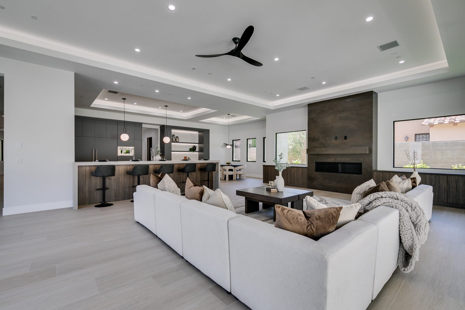 luxury-home-staging-ravenswood-open-floor-plan-new-construction-southern-las-vegas-staged-to-sell