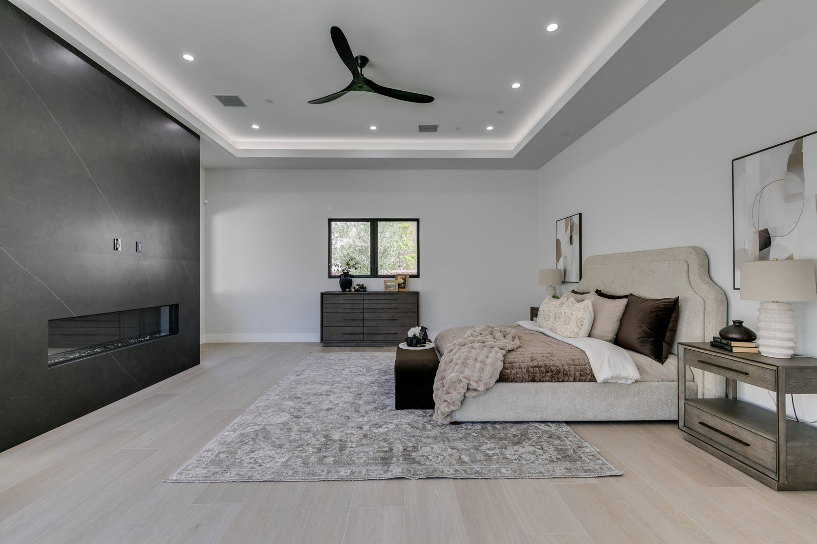 luxury-home-staging-ravenswood-primry-bedroom-new-construction-southern-las-vegas-staged-to-sell